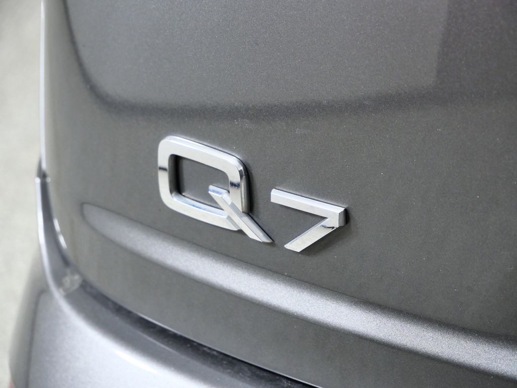 Thumbnail: 2019 Audi Q7 - 14