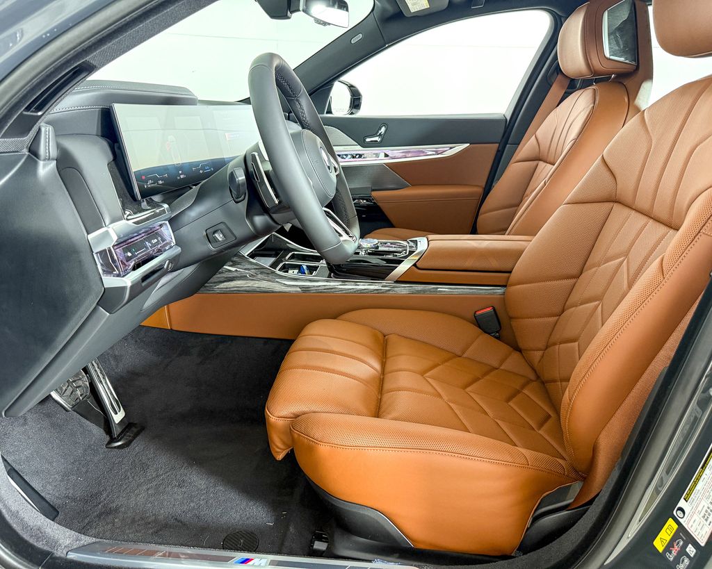 Thumbnail: 2025 BMW 7 Series - 28