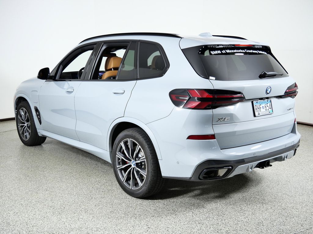 Thumbnail: 2025 BMW X5 - 15