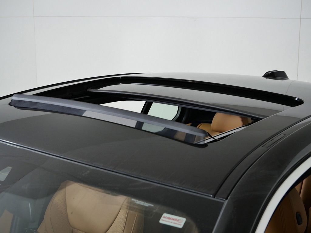 Thumbnail: 2026 BMW 3 Series - 18