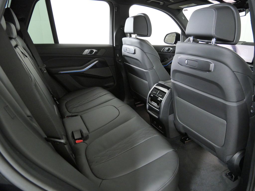 Thumbnail: 2026 BMW X5 - 26