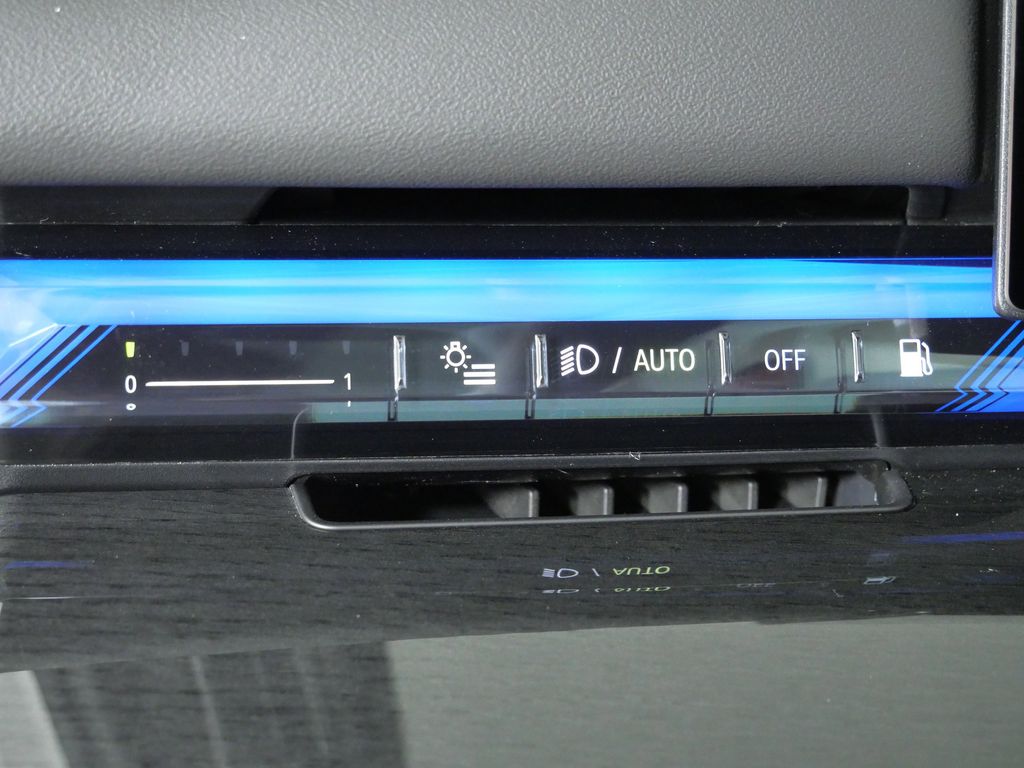 Thumbnail: 2026 BMW M5 - 41