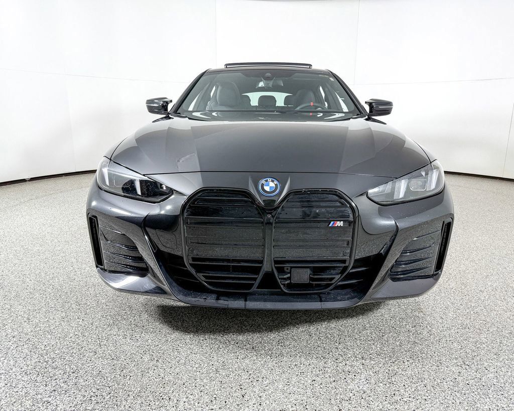 Thumbnail: 2025 BMW i4 - 8