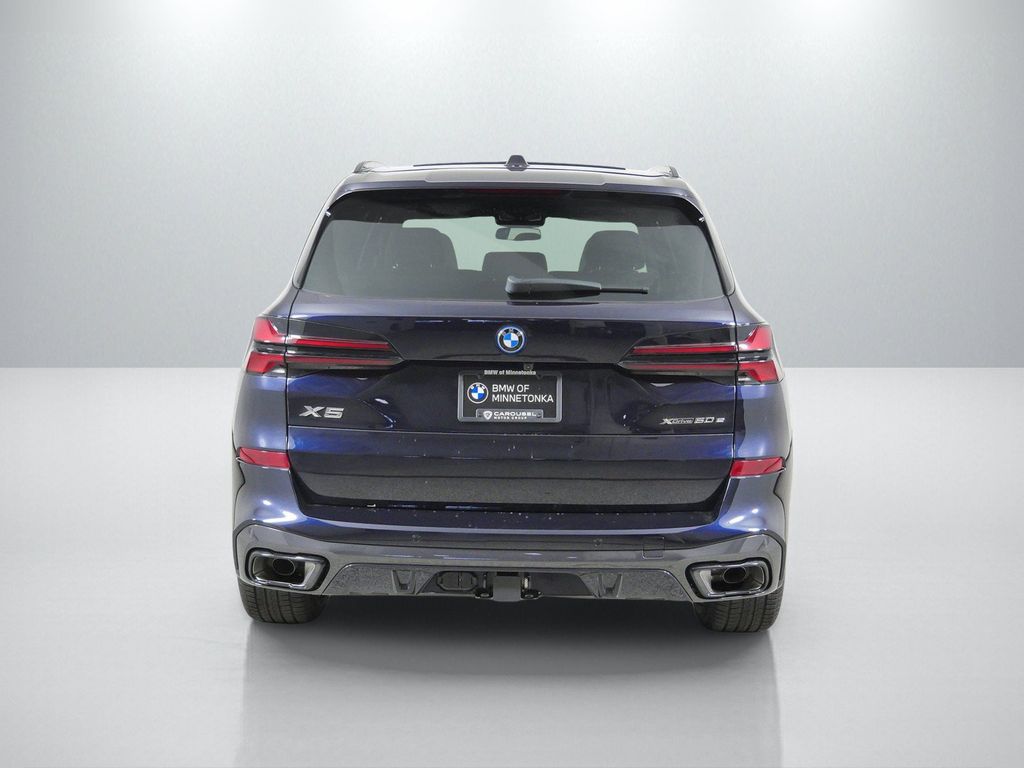 Thumbnail: 2026 BMW X5 - 10