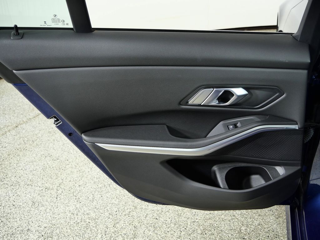 Thumbnail: 2023 BMW 3 Series - 33