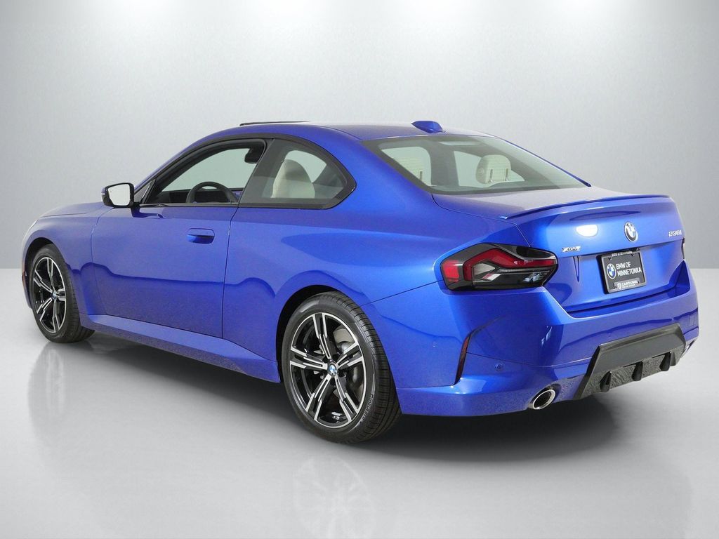 Thumbnail: 2025 BMW 2 Series - 16