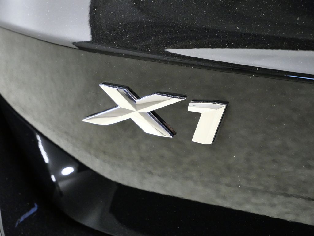 Thumbnail: 2026 BMW X1 - 13