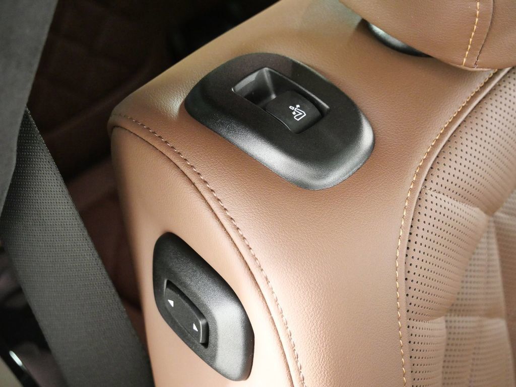 Thumbnail: 2026 BMW X7 - 30