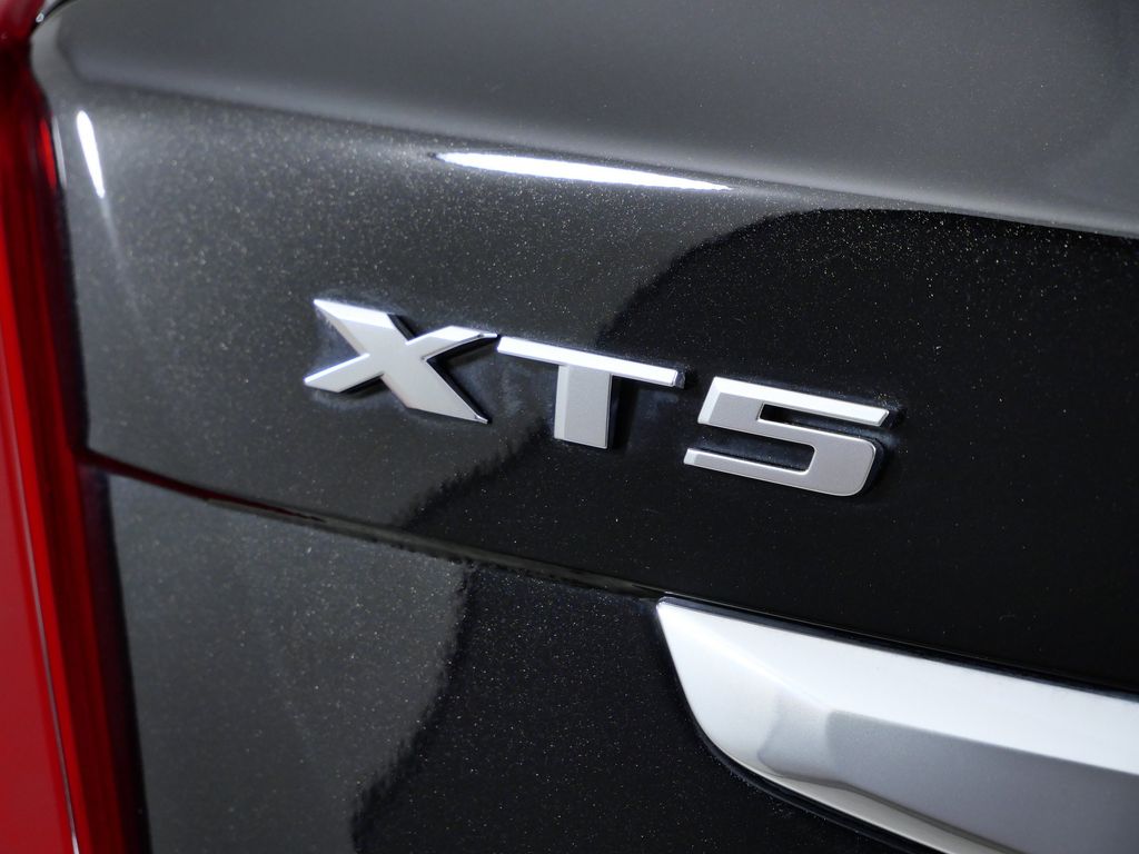 Thumbnail: 2018 Cadillac XT5 - 14