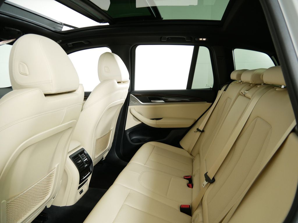 2022 BMW X3 xDrive30i 32