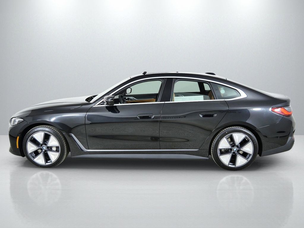 Thumbnail: 2026 BMW i4 - 15