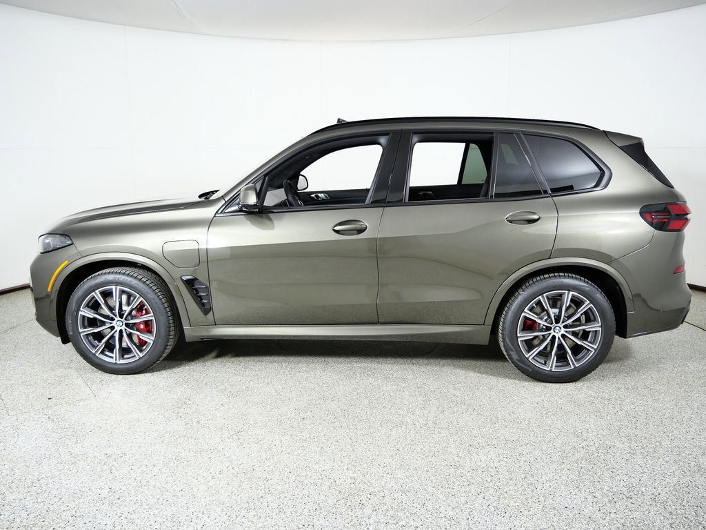 Thumbnail: 2026 BMW X5 - 15