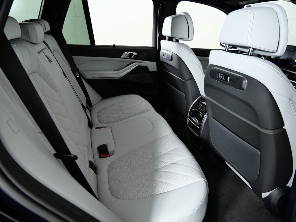 Thumbnail: 2026 BMW X5 - 28