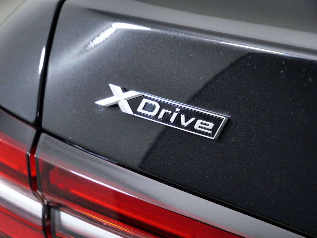 Thumbnail: 2026 BMW 5 Series - 13