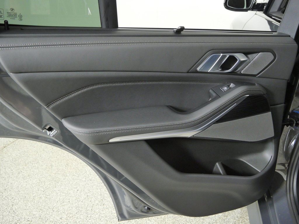Thumbnail: 2026 BMW X5 - 31