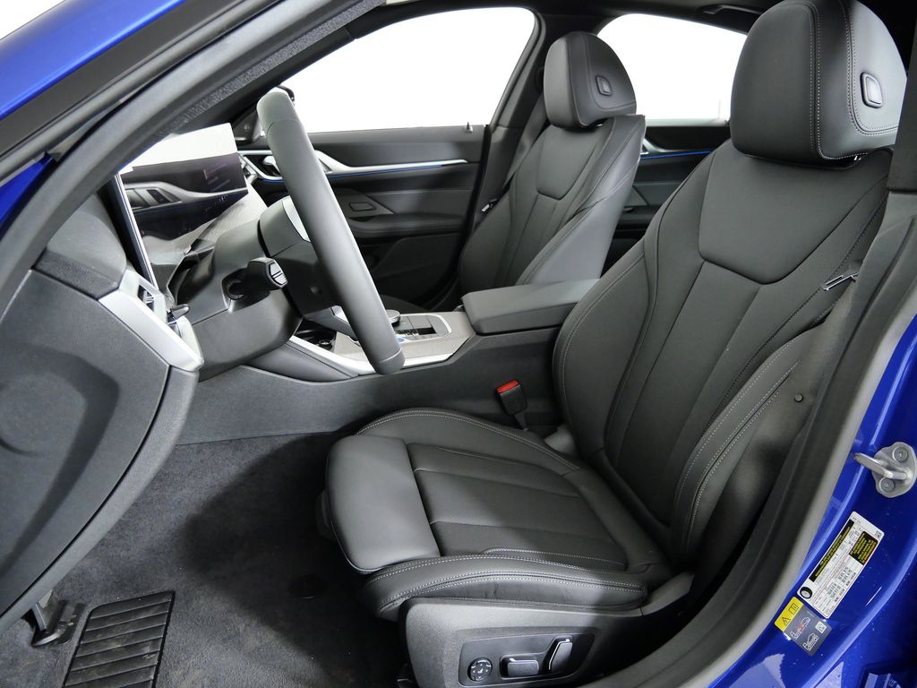 Thumbnail: 2026 BMW i4 - 34