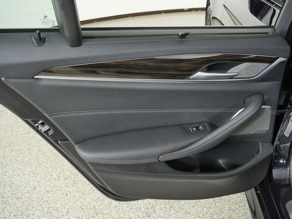 Thumbnail: 2023 BMW 5 Series - 34