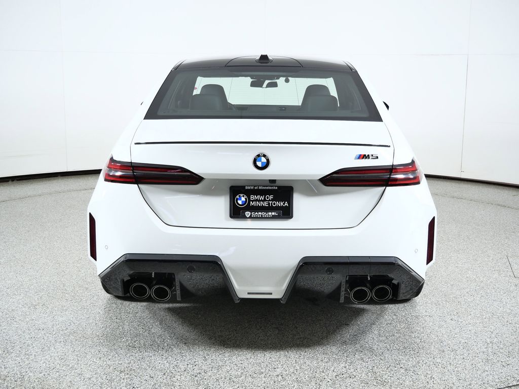 Thumbnail: 2026 BMW M5 - 10