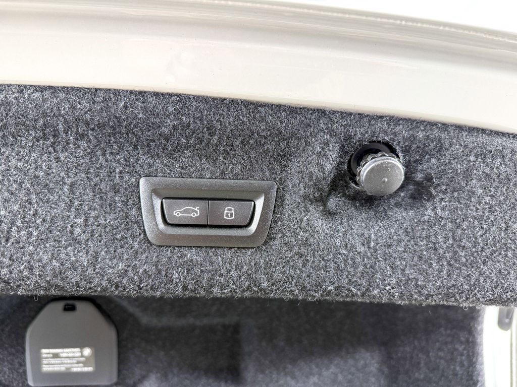 Thumbnail: 2026 BMW 4 Series - 17