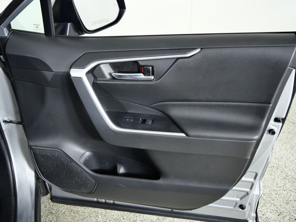 Thumbnail: 2021 Toyota RAV4 - 19