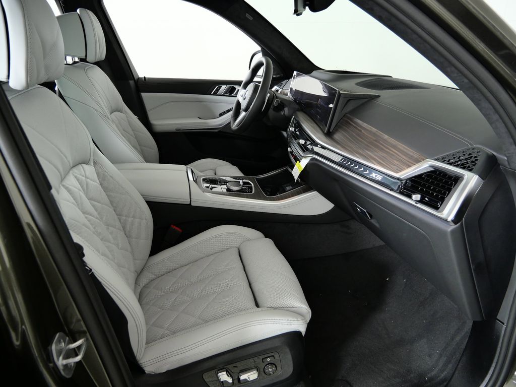 Thumbnail: 2026 BMW X5 - 20