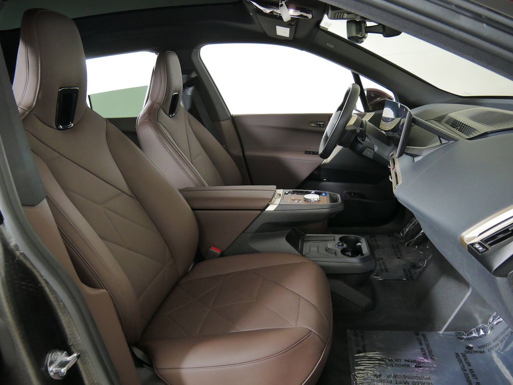 Thumbnail: 2023 BMW iX - 26