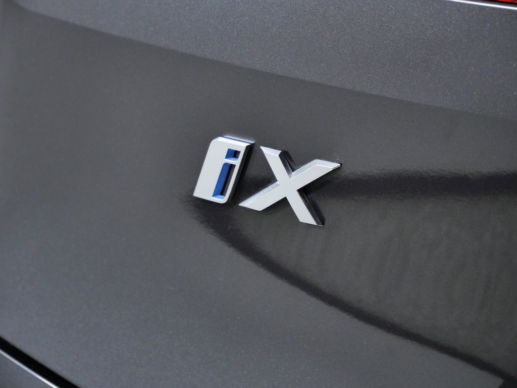 Thumbnail: 2022 BMW iX - 16