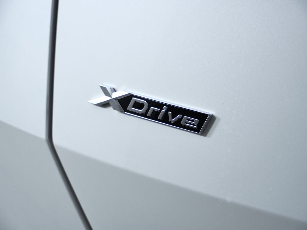 Thumbnail: 2026 BMW X3 - 13