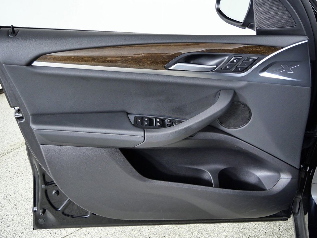 Thumbnail: 2022 BMW X3 - 31