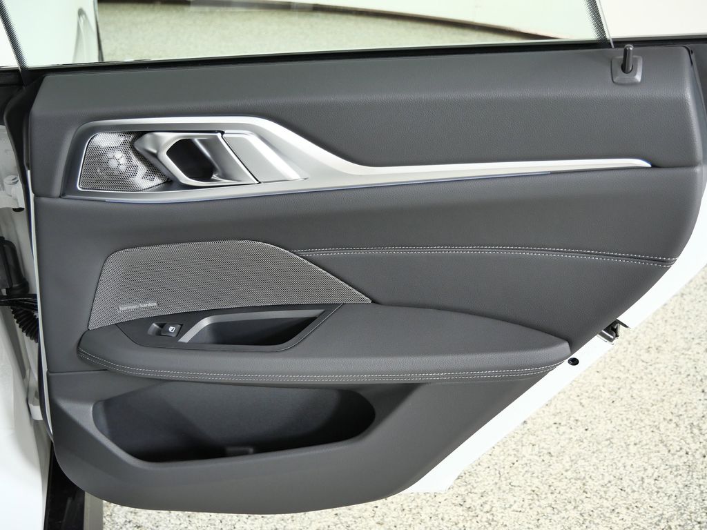 Thumbnail: 2025 BMW i4 - 24