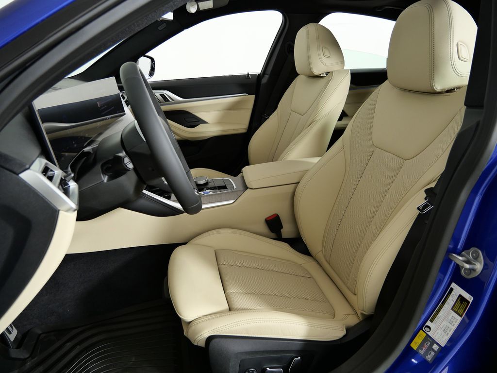 Thumbnail: 2025 BMW i4 - 34