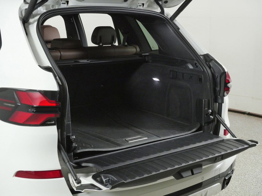 Thumbnail: 2025 BMW X5 - 33