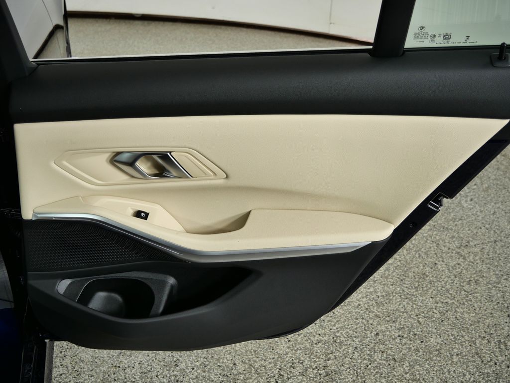 Thumbnail: 2026 BMW 3 Series - 24