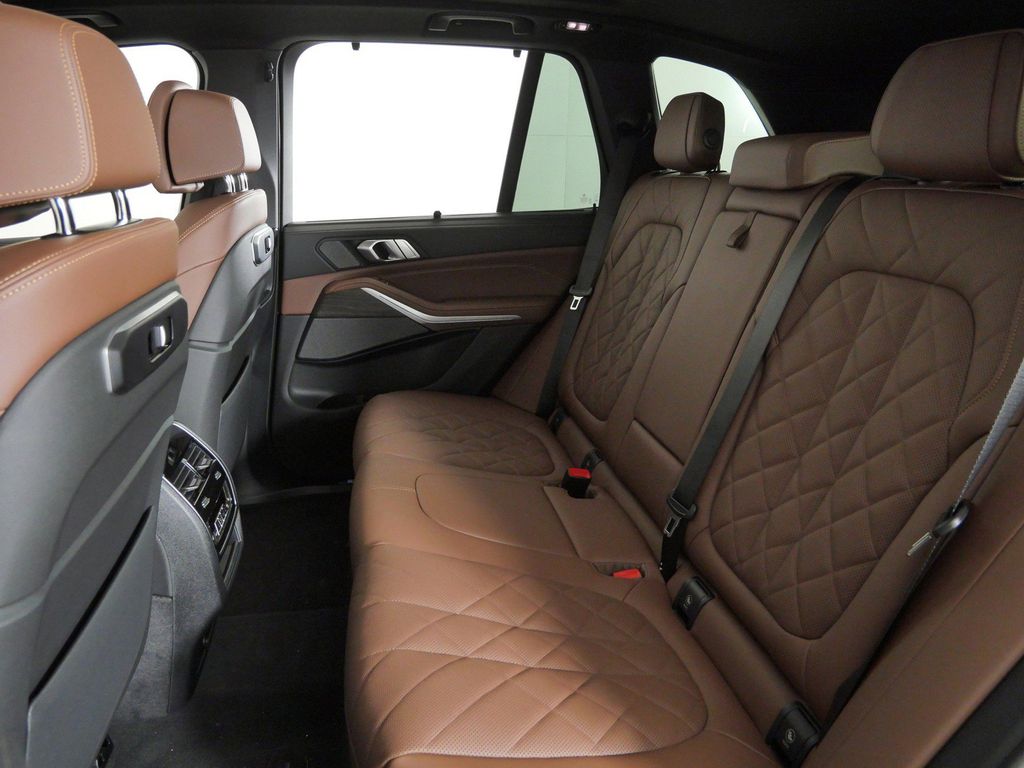 Thumbnail: 2026 BMW X5 - 33