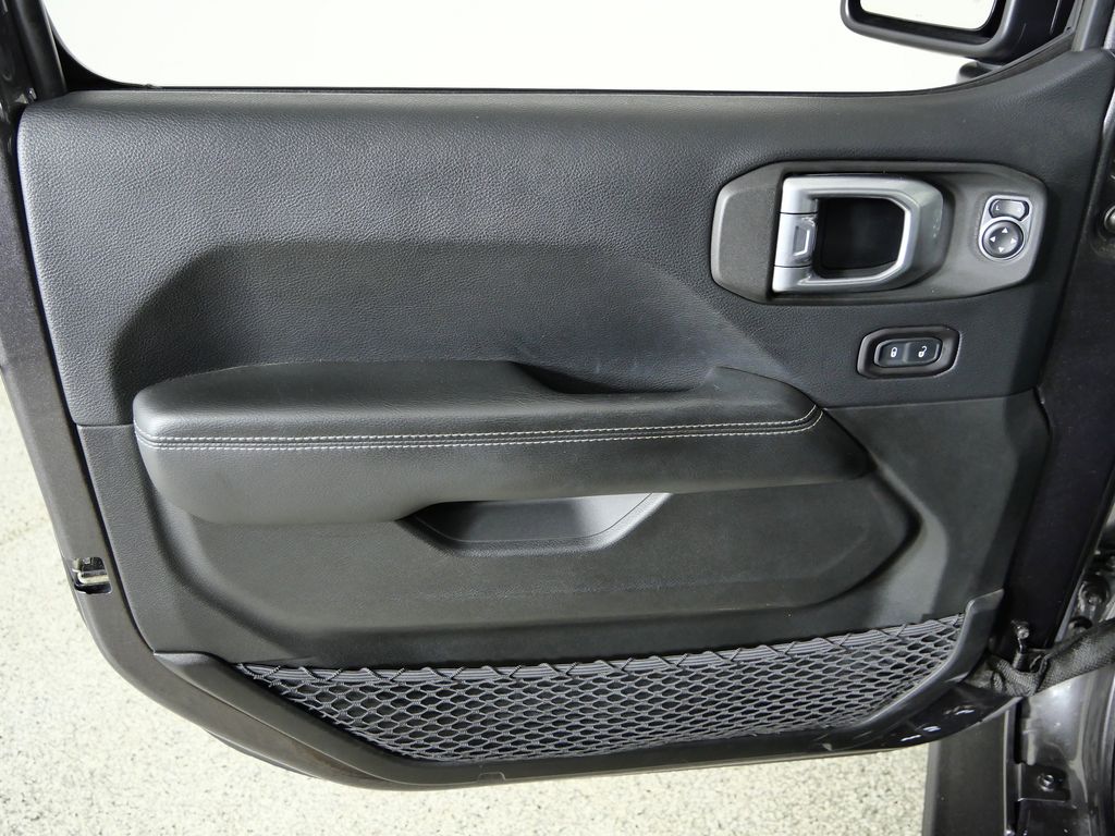 Thumbnail: 2019 Jeep Wrangler - 31