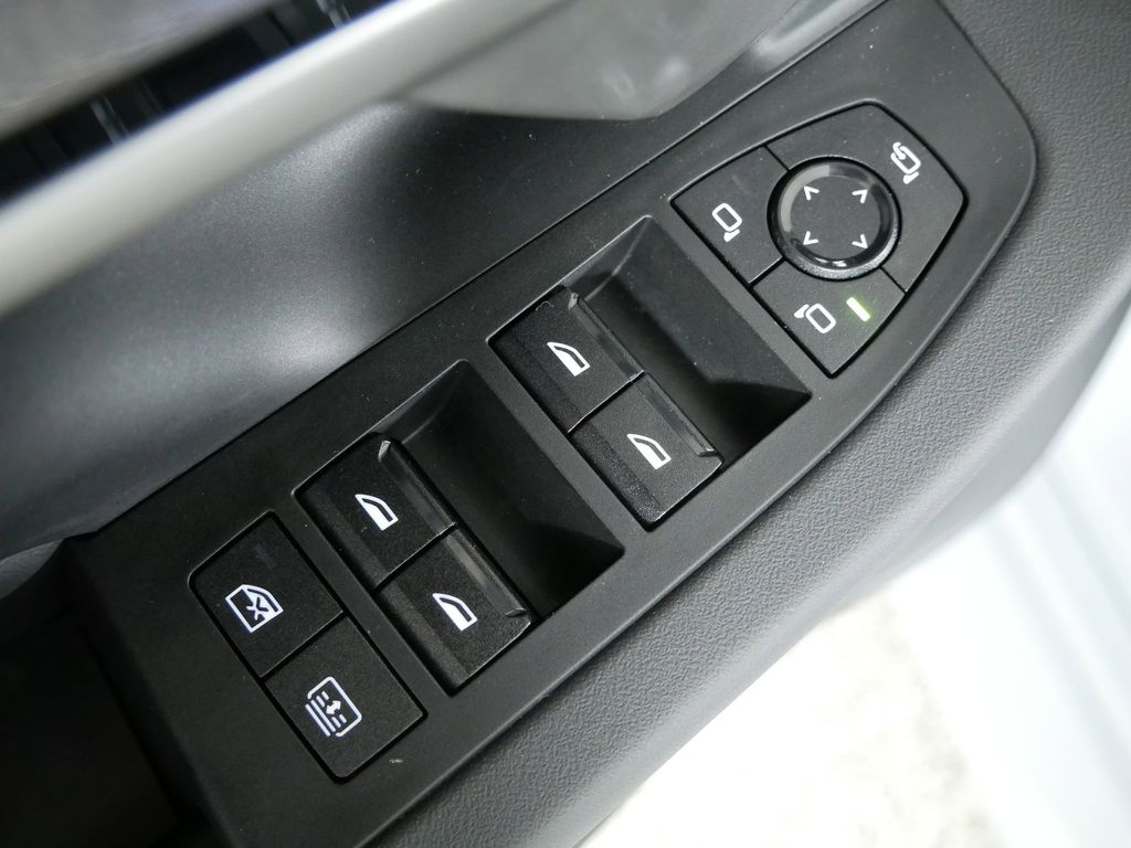 Thumbnail: 2025 BMW M5 - 31