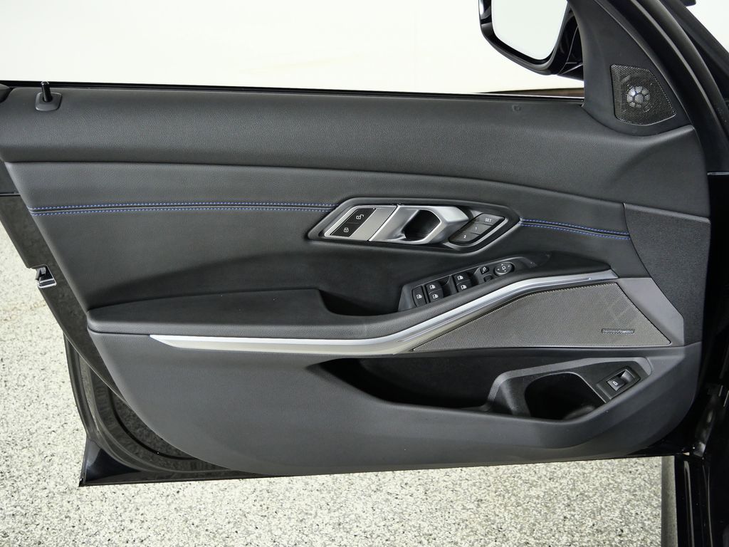 Thumbnail: 2023 BMW 3 Series - 36