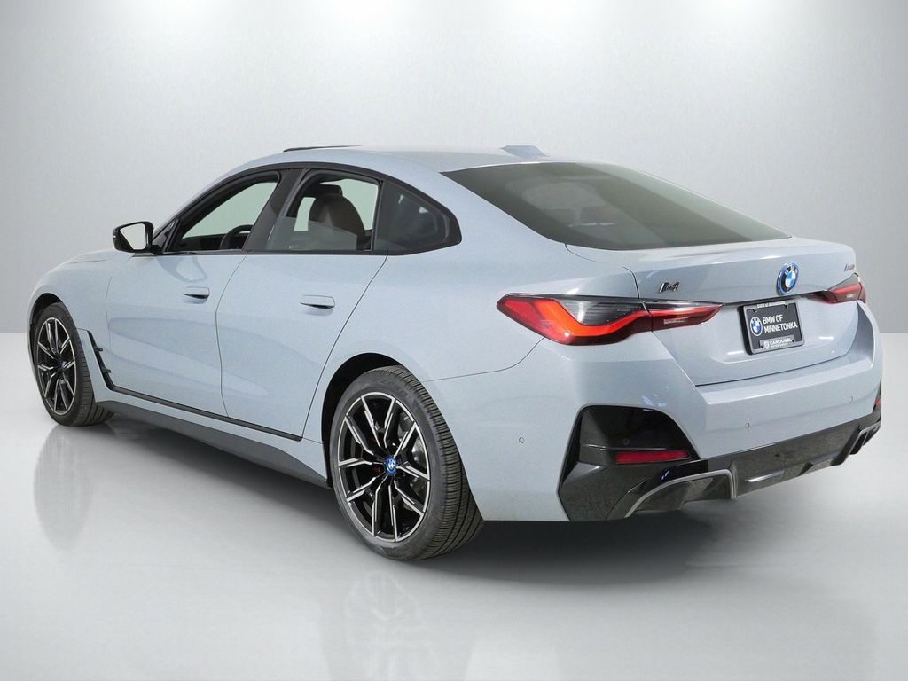 Thumbnail: 2023 BMW i4 - 17