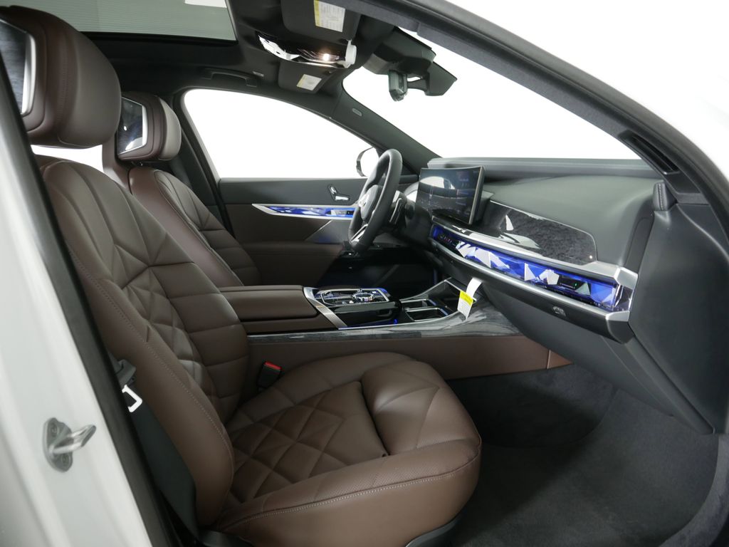 Thumbnail: 2025 BMW 7 Series - 20