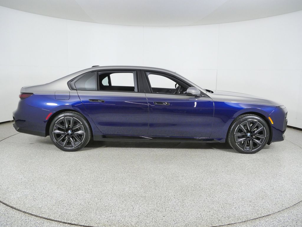 Thumbnail: 2023 BMW 7 Series - 10