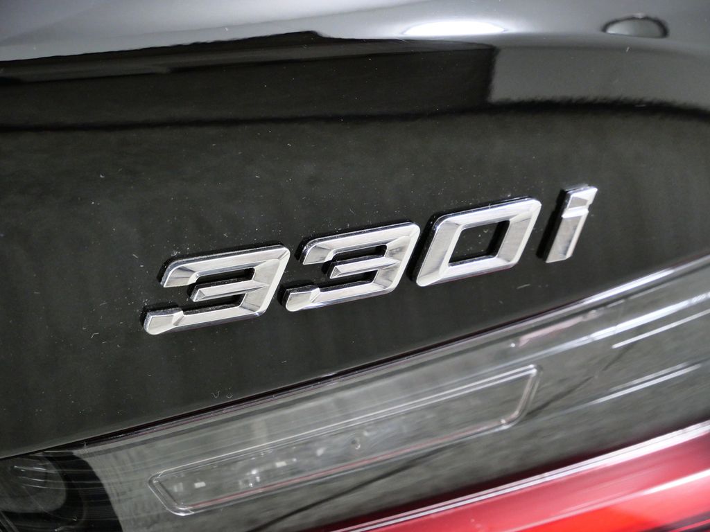 Thumbnail: 2026 BMW 3 Series - 12