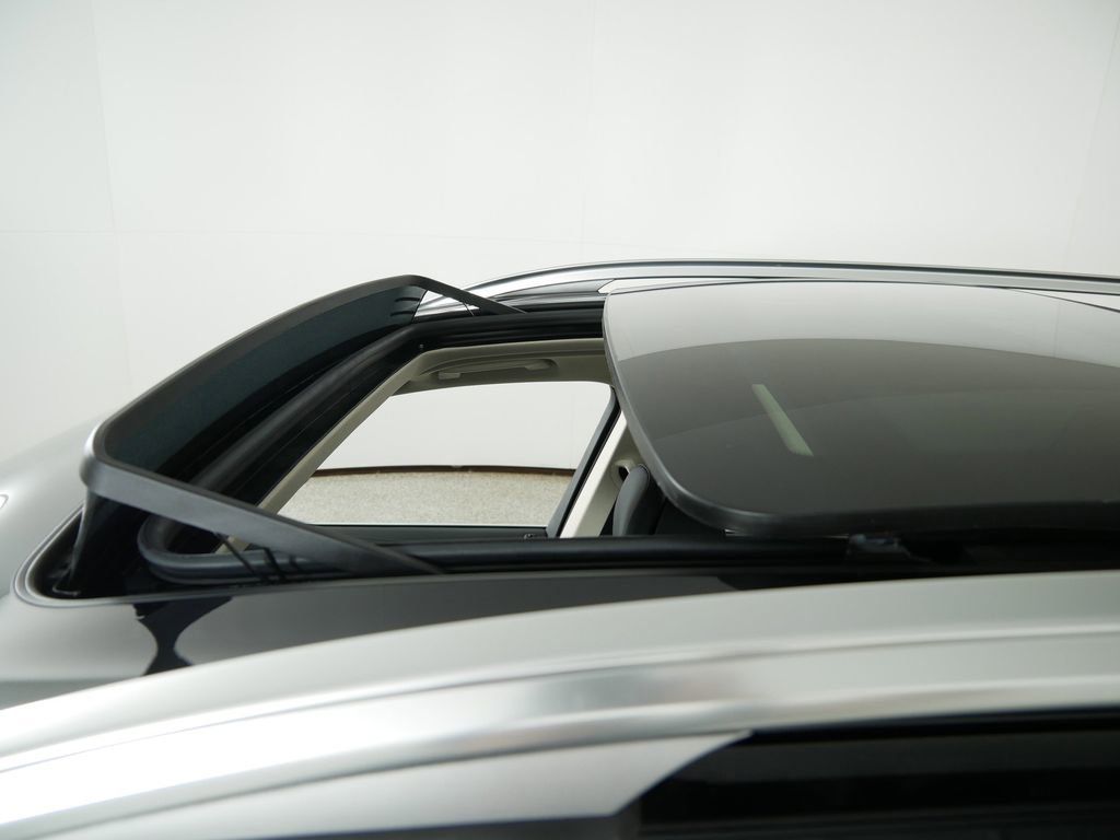 Thumbnail: 2026 BMW X7 - 21