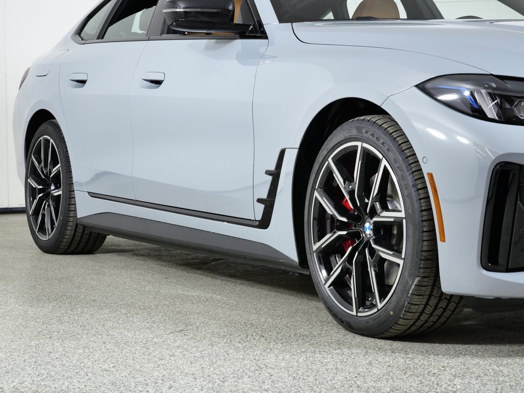 Thumbnail: 2026 BMW i4 - 6