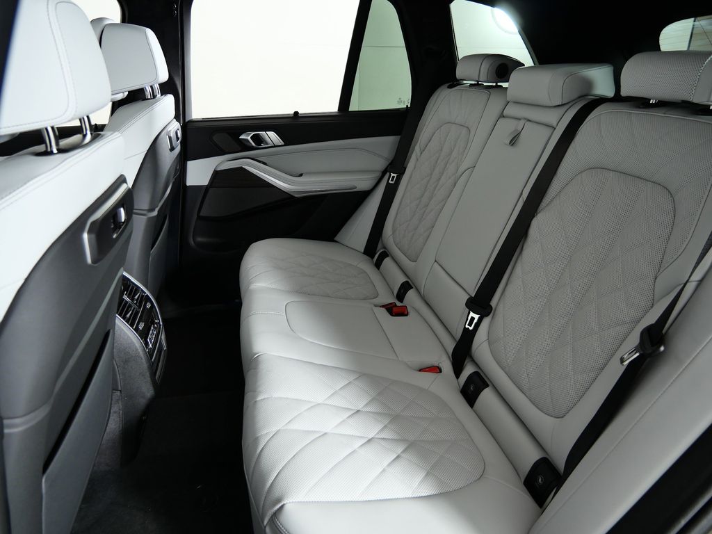 Thumbnail: 2026 BMW X5 - 33