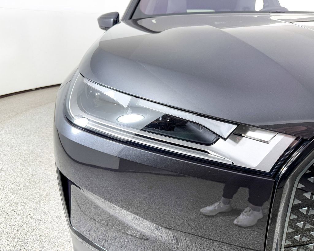 Thumbnail: 2025 BMW iX - 9