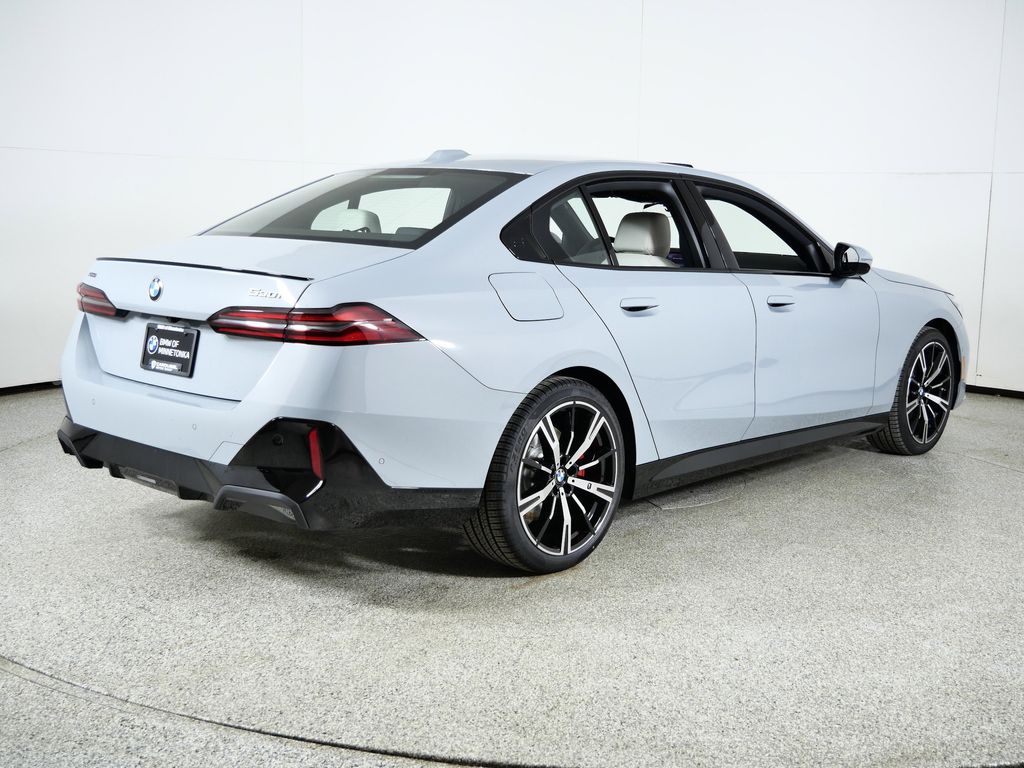 Thumbnail: 2026 BMW 5 Series - 9