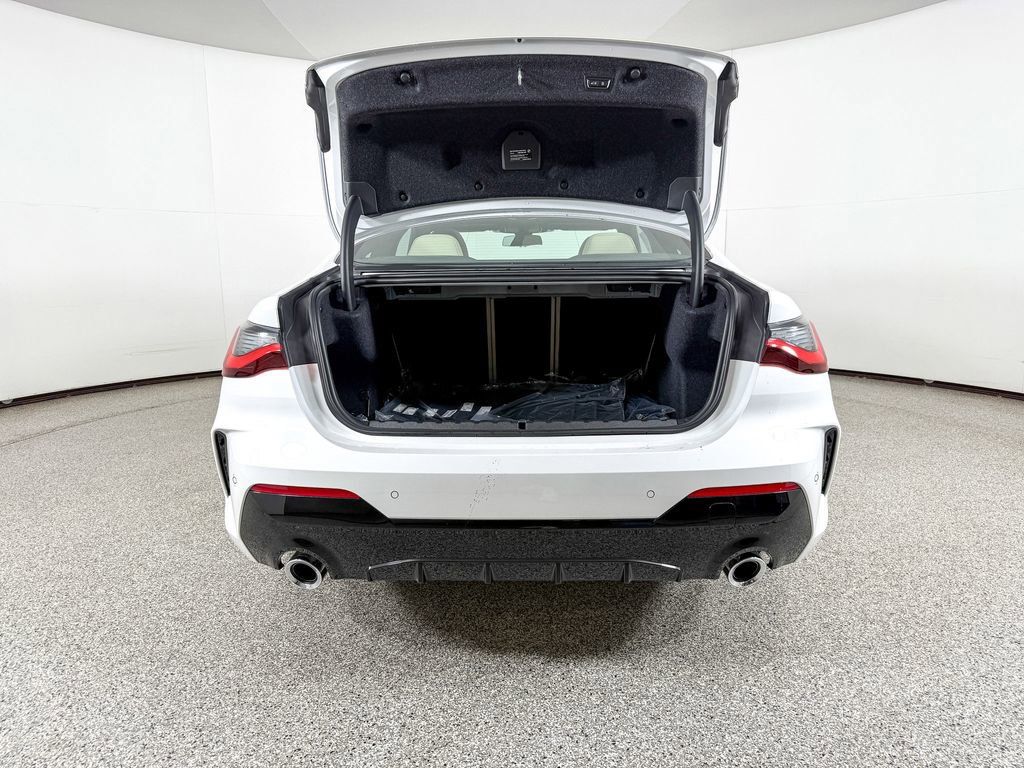 Thumbnail: 2026 BMW 4 Series - 18