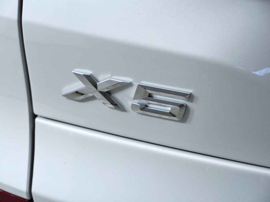 Thumbnail: 2026 BMW X5 - 13