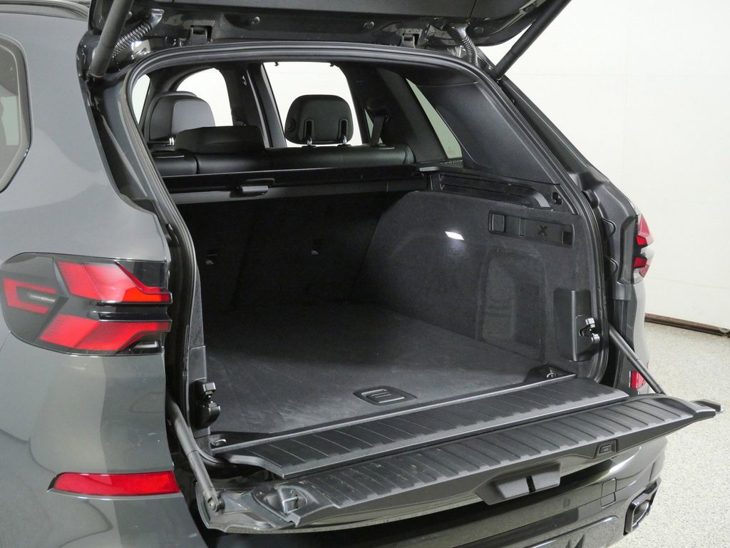 Thumbnail: 2026 BMW X5 - 29