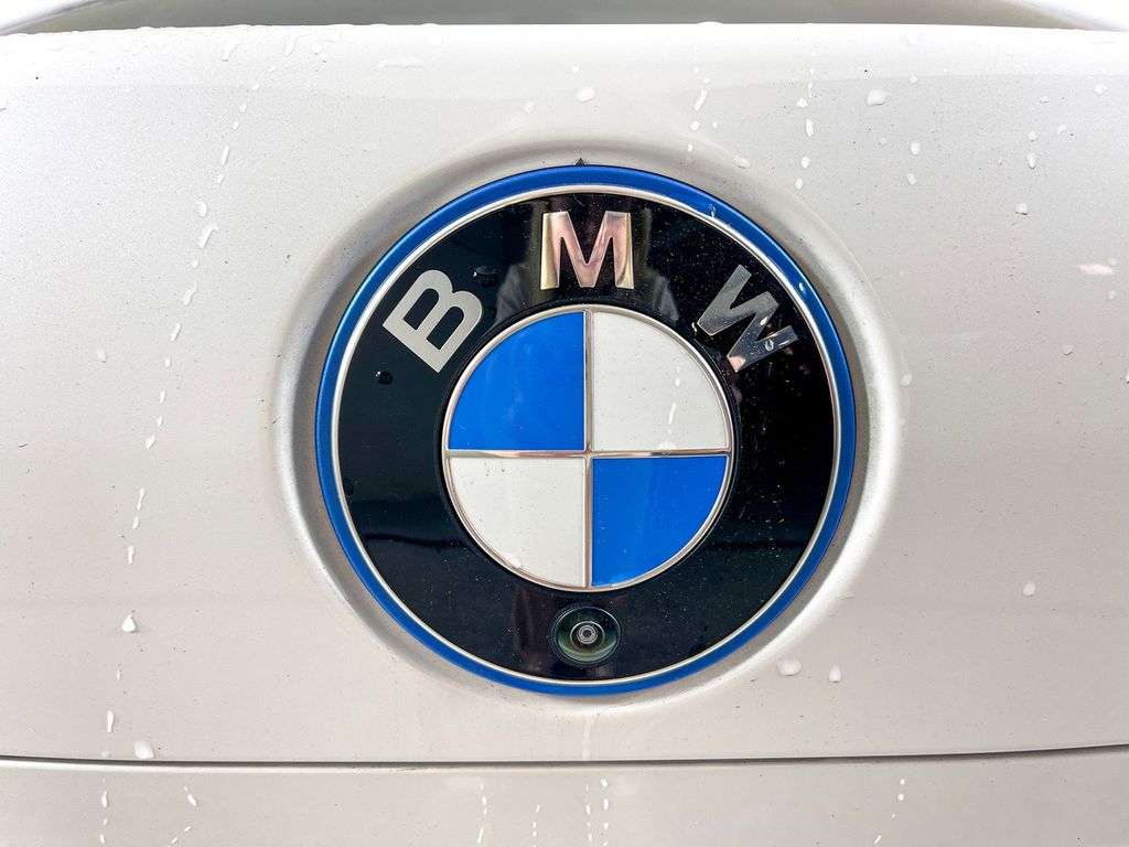 Thumbnail: 2023 BMW i7 - 18